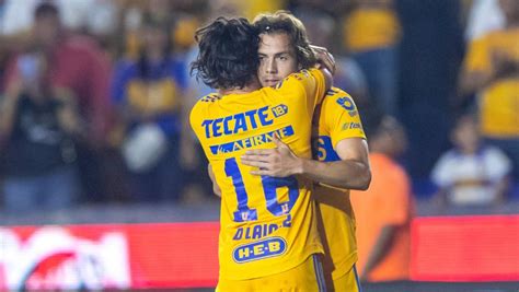 Diego Lainez y Sebastián Córdova las eternas promesas que juegan bien