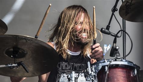 Watch Taylor Hawkins' Son Honor His Late Dad by Drumming 'My Hero ...