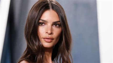 Emily Ratajkowski kugelrund im Bikini So groß ist ihr Babybauch schon Kurier
