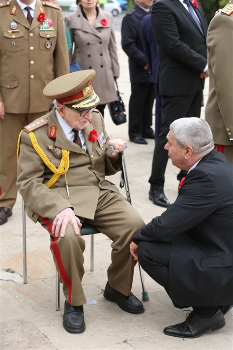 Ceremonia Militar De Depunere De Coroane Cu Ocazia S Rb Toririi Zilei