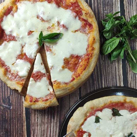 Authentic Italian Margherita Pizza