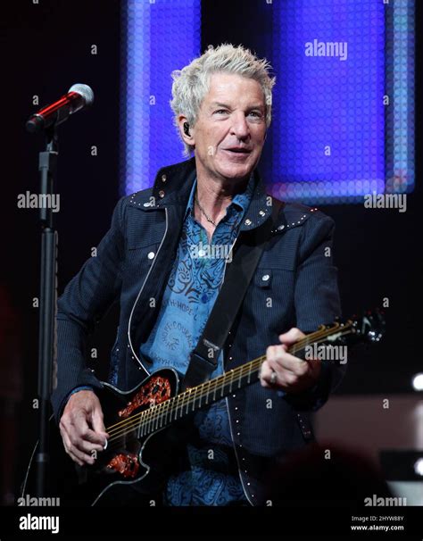 Kevin Cronin Of Reo Speedwagon Hi Res Stock Photography And Images Alamy