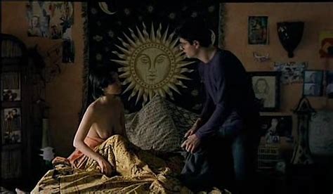 Naked Paz G Mez In Las Razones De Mis Amigos