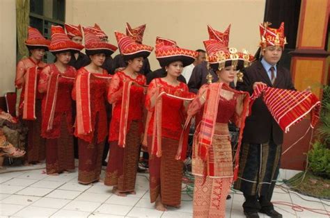 Maya Trgn Adl Kullan C N N Karonese Ethnic North Sumatra Indonesia