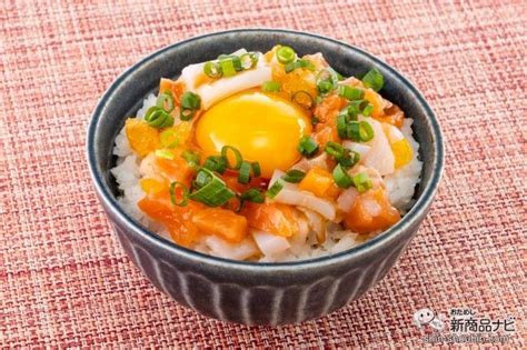 【キャンペーン本日から！】『ごろっとサーモン丼』と『ごろっと3種の海鮮丼』を食べて豪華なアイテムゲット！ コクうまなユッケ丼をためしてみた