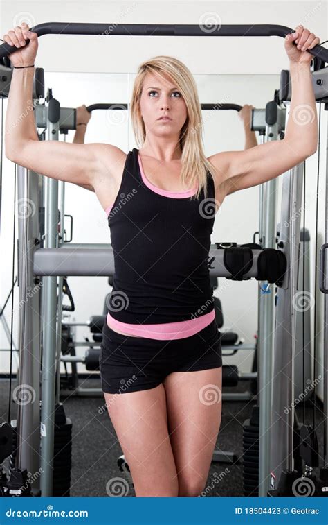 Aantrekkelijke Blonde Jaren Kaukasische Vrouw Stock Afbeelding Image Of Aantrekkelijk