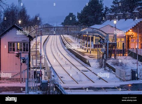 Train Inverness Station Scotland Hi Res Stock Photography And Images