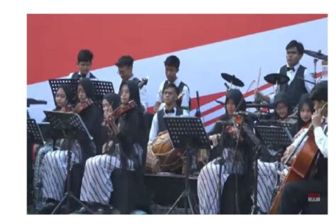 Sajian Orkestra Berkelas Smk Ti Muhammadiyah Cikampek Meriahkan Hut Ke