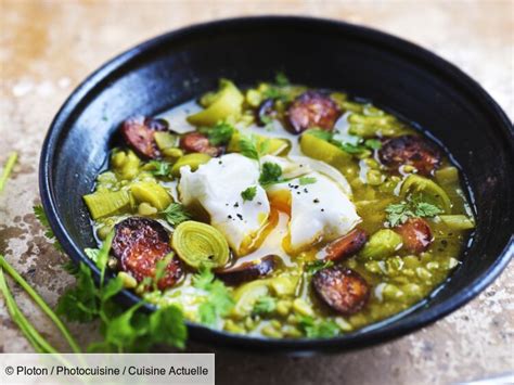 Soupe aux poireaux fèves chorizo et œufs pochés découvrez les