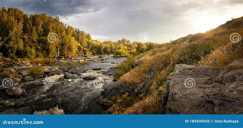 Ural Landschaft Am Abend Auf Dem Iset Fluss Russland Stockfoto Bild