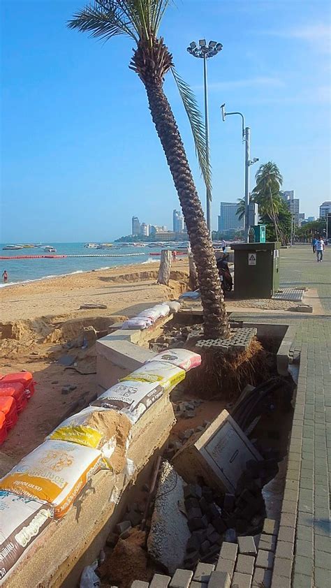 Tropical Storm Smashes Pattaya David Herd Flickr