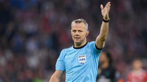 Bj Rn Kuipers Arbitrer La Finale Di Europa League Uefa Europa League