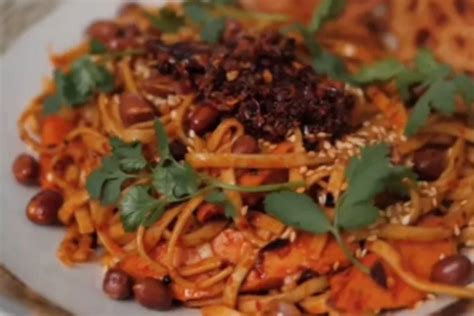 Pecinta Makanan Pedas Harus Coba Ini Resep Mie Goreng Mala Simpel Yang