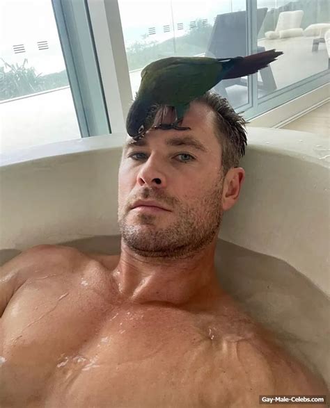 Chris Hemsworth Flaunts His Muscle Naked Body On Disney The Men Men