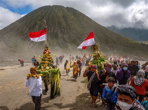 Upacara Adat Jawa Timur Yang Populer Ini 5 Di Antaranya