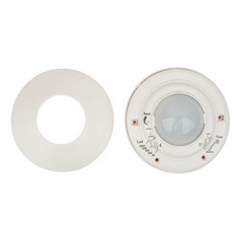 Beg Luxomat Surface Mounted Pir Sensor White Electricaldirect