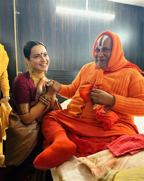 In Pics Kangana Ranaut Performs Yagya Cleans Temple Floor In Ayodhya Ahead Of Ram Mandir