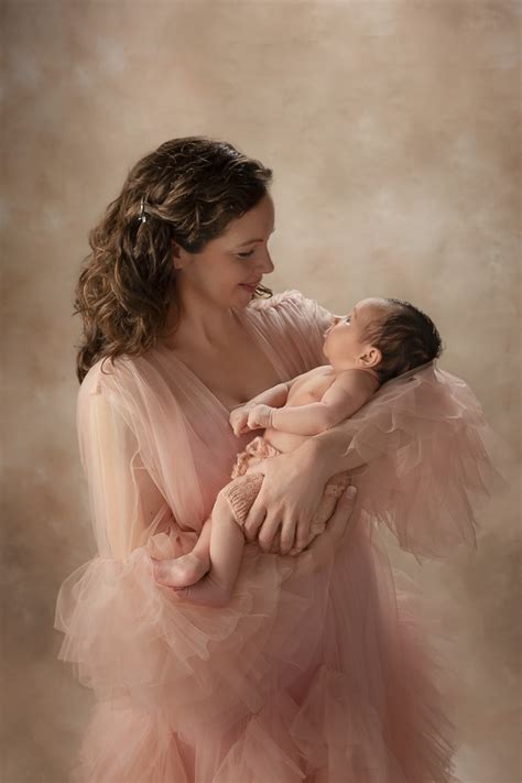 Why Is Motherhood Photography So Important Insley Photography