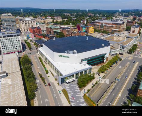 Aerial view of DCU Center Worcester centrum at 50 Foster Street downtown Worcester in ...