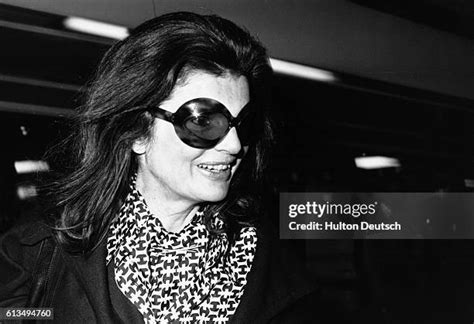 Jackie Onassis Sunglasses Photos And Premium High Res Pictures Getty