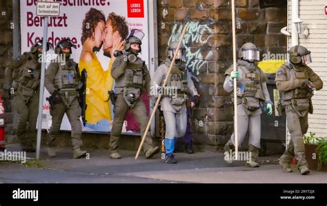 Symbolfotos Beamte Des Sek Abk Rzung F R Spezialeinsatzkommando Bei