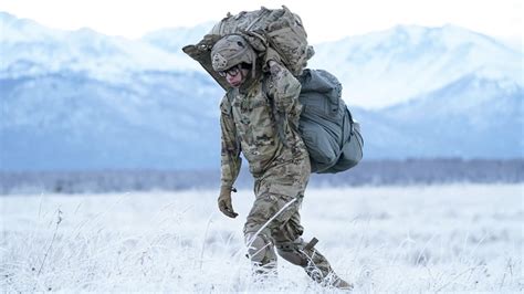 Army paratrooper vet recalls surviving a jump with a broken parachute