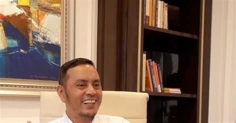 Nasdem Puji Sikap Jokowi Dukung Semua Capres Cawapres