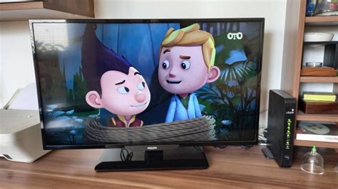 TV Philips (diagonala 82 cm)