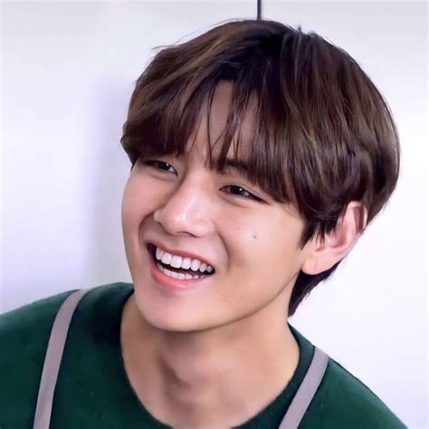 Bts V Kim Taehyung On Instagram Smiley Kim Taehyung Taehyung Kim