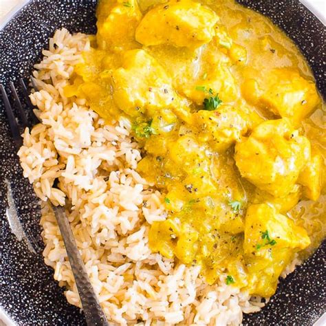 Yellow Chicken Curry (Quick and Easy) - iFoodReal.com