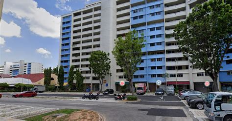 Shirtless Man Arrested For Walking Around Hougang With 2 Knives Goody