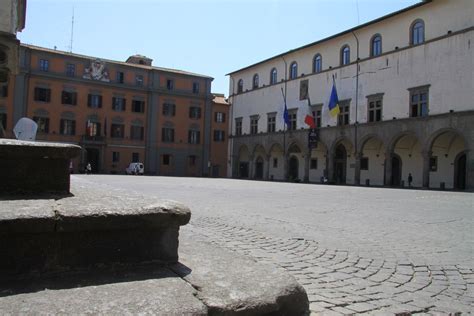 Vivere A Pierino Piazza Del Plebiscito A Viterbo