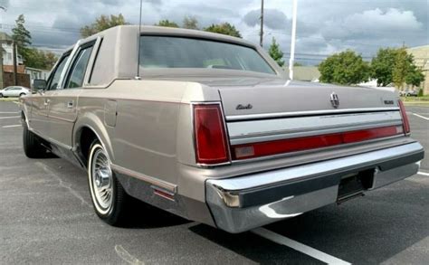 42000 Original Miles 1989 Lincoln Town Car Cartier Edition Barn Finds