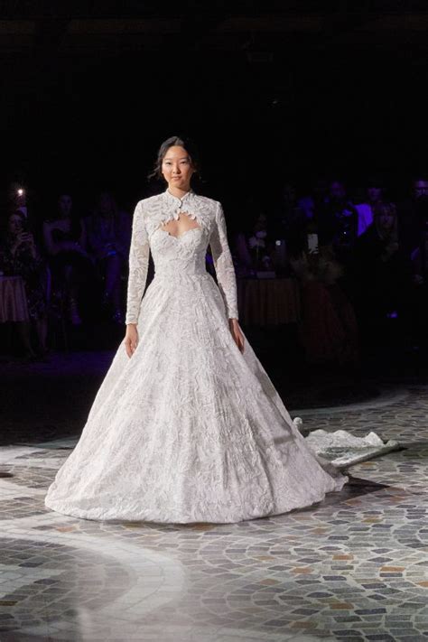 Sfilata Atelier Em In Passerella La Nuova Collezione Sposa