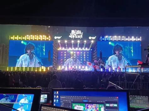 P1 95 P2 6 P2 9 3 9 P4 8 Wholesale 3D Naked Eye Rental Indoor Outdoor SMD LED Display Screen