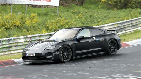 Porsche Taycan Turbo Gt Ch Qui Se Baladent Sur Le Nurburgring