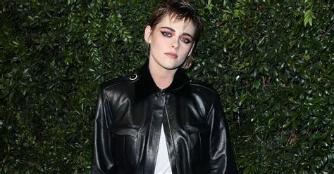 Kristen Stewart Cast In Christmas Gay Rom Movie Happiest Season Mirror Online