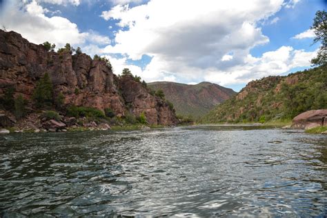 Green River Shuttle Service Around Flaming Gorge In Dutch John Ut