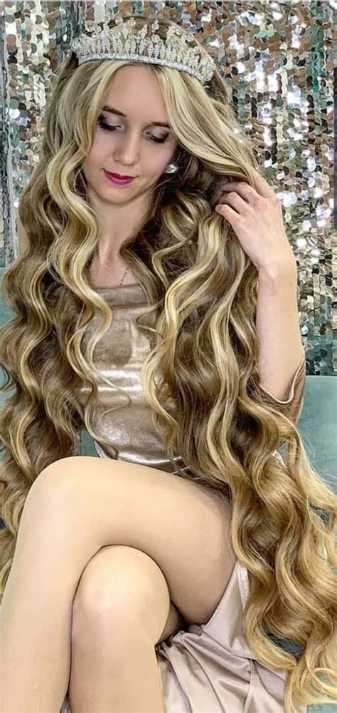 Pin By William Fuqua On Blonde Hair Long Wavy Hair Beautiful Long