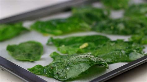 The Best Baked Garlic Spinach Chips Recipe