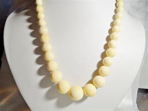 Antique ivory necklace - Catawiki