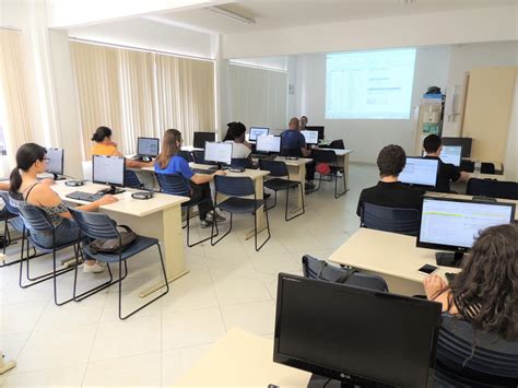 Governo de Içara oferece curso de Inclusão Digital para adolescentes