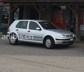 VW Golf IV 1 4 75 CV avec 4 pneus été et porte vélos Canton Vaud