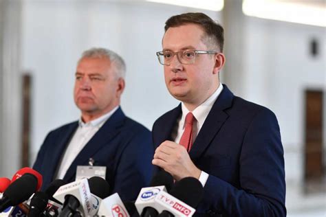 Ekstra Podatek Kt Ry Uderzy W Polsk Bran Pis Albo Nie Rozumie