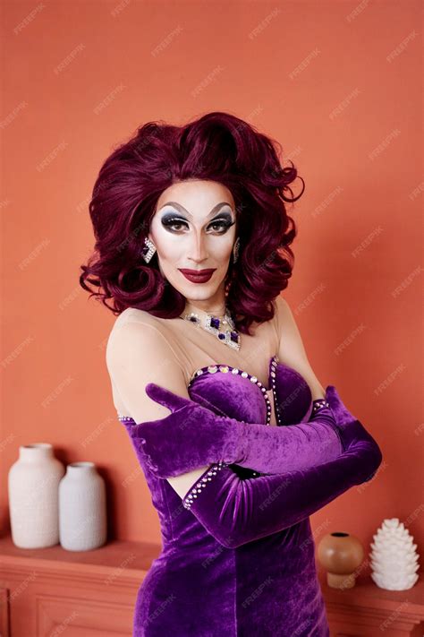Free Photo Side View Beautiful Drag Queen Posing