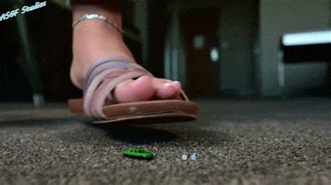 K Bun Unaware Of Salesmen Below Part MP Amateur Soles Giantess And Footjobs Clips Sale