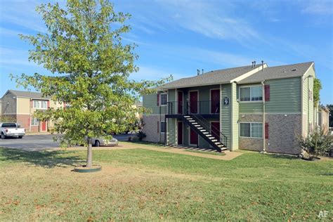 Hampton Hills - 718 W 49th St Tulsa OK 74107 | Apartment Finder