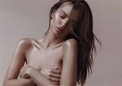 Emily Ratajkowski comparte fotografía desnuda en Instagram