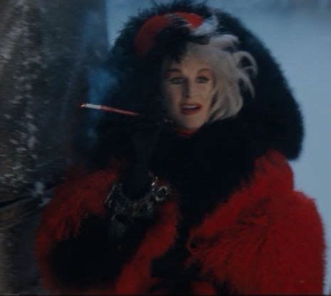 Glenn Close As Cruella De Vil 101 Dalmatians 1996 Disney Live