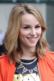 Bridgit Mendler's Hairstyles & Hair Colors | Steal Her Style